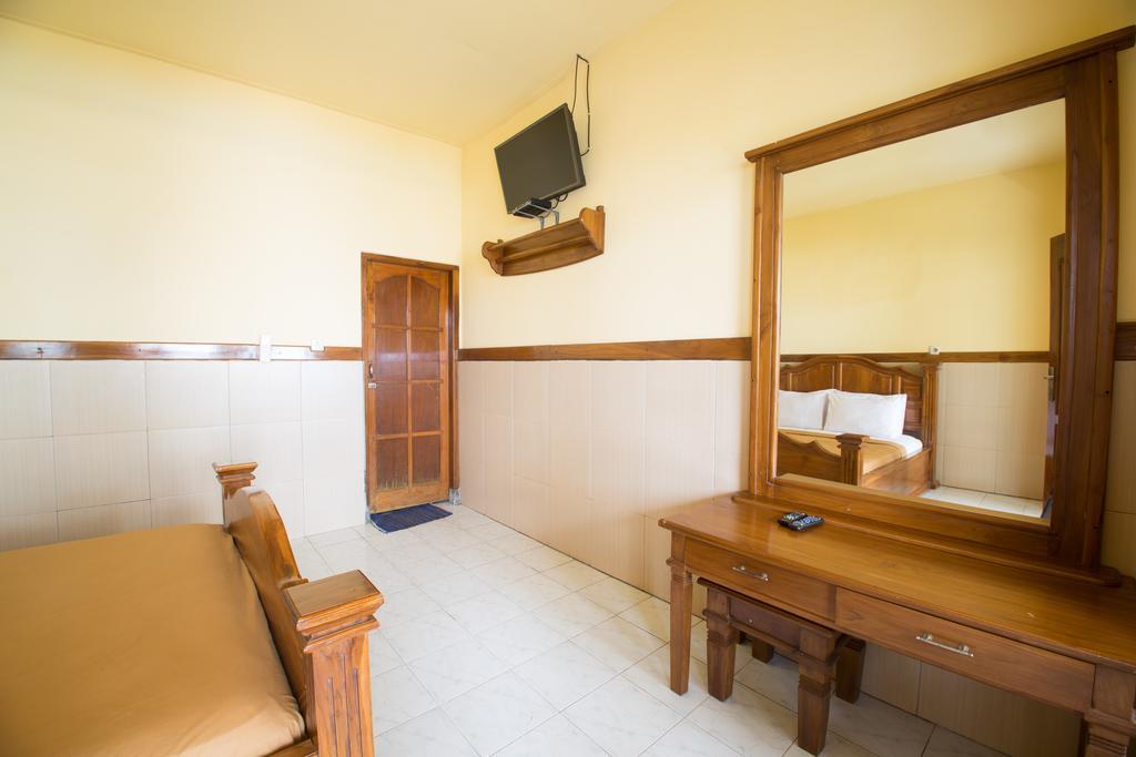 Tanjung Alam Hotel Ловина Экстерьер фото