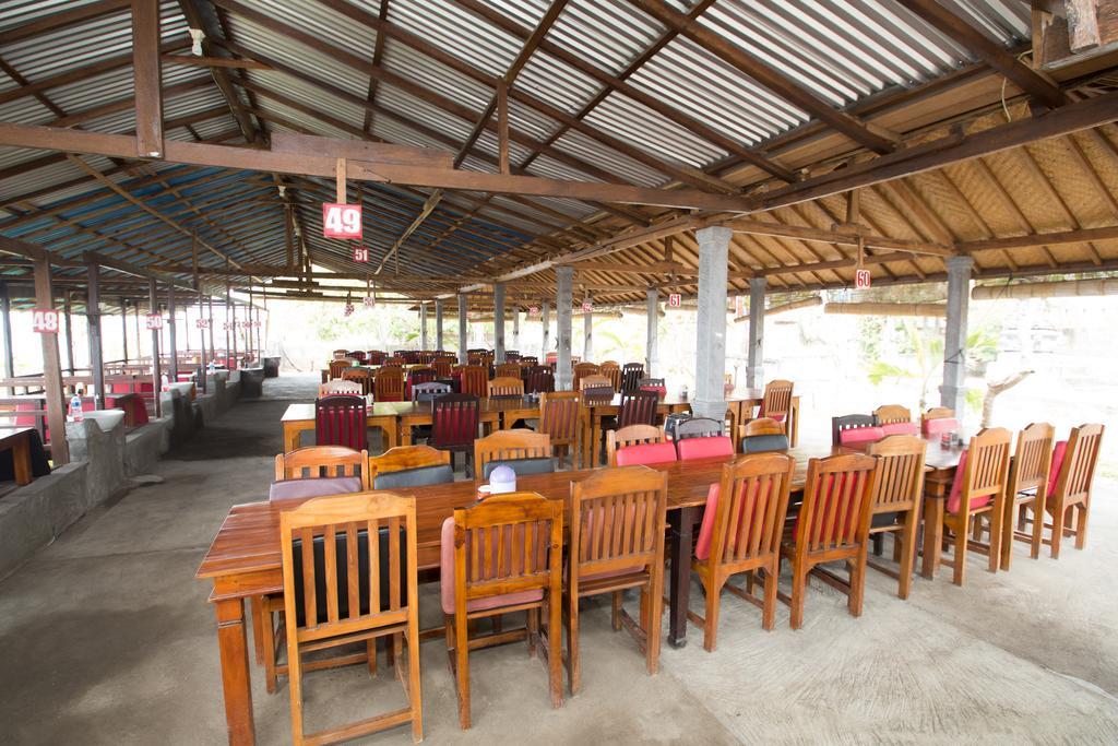 Tanjung Alam Hotel Ловина Экстерьер фото