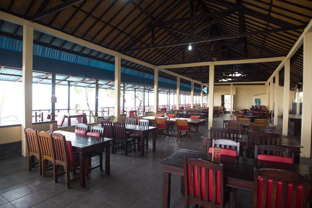 Tanjung Alam Hotel Ловина Экстерьер фото